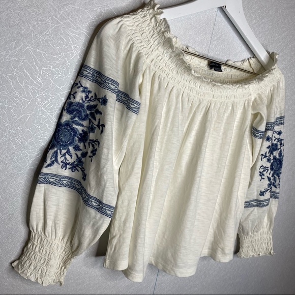 American Eagle Embroidered Off Shoulder Cropped Top Size XS - Picture 3 of 6